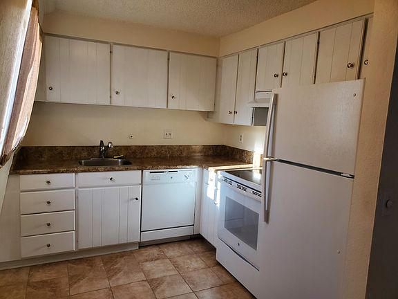2nd image of 2105 1/2 10th Ave W #1