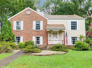 11701 Olde Coach Dr, Midlothian, VA 23113