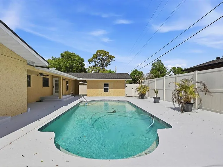 3707 Pelican Ln — Photo 5
