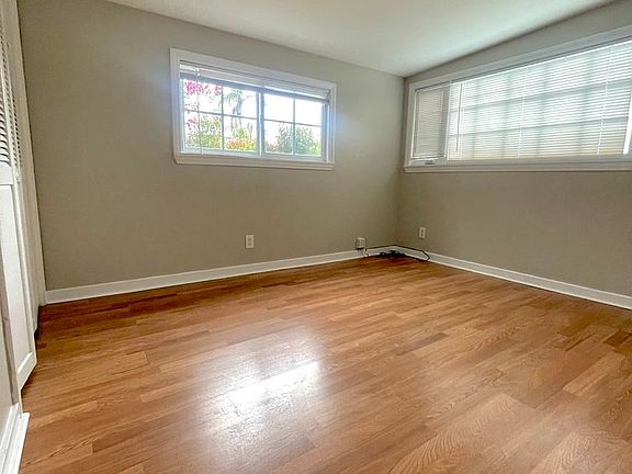 3rd image of 3651 Alabama St