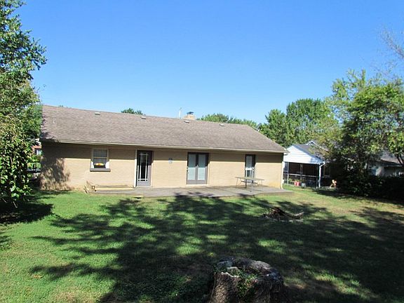 2nd image of 110 Meadowlark Dr