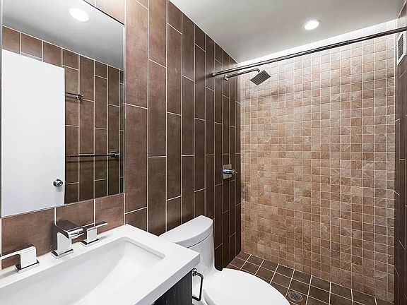 5th image of 184 Lexington Ave APT 10D