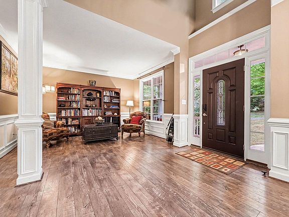 4th image of 306 Woodlawn Dr