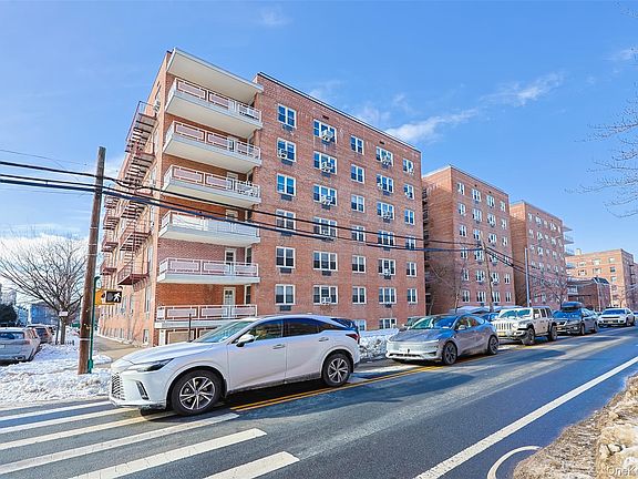 2nd image of 3420 Parsons Boulevard #3G