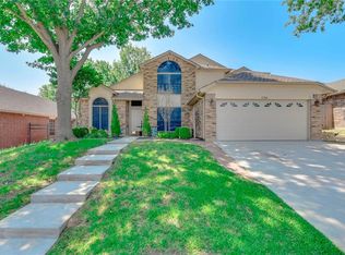 1700 Rockdale Dr, Arlington, TX 76018