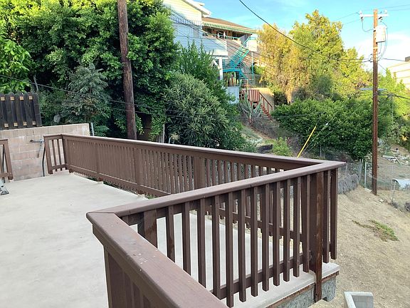 2nd image of 2032 Barnett Way
