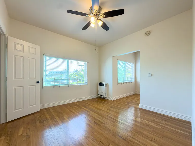 719 N Madison Ave — Photo 3