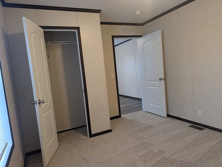 Avon Lakes Estates — Photo 24
