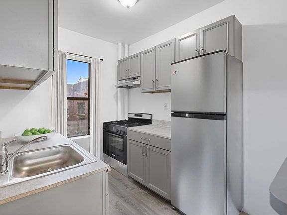 3rd image of 277 Harrison Ave APT B6