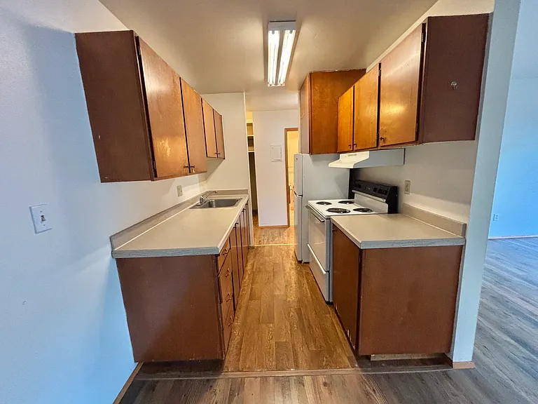 Tyee Apartments — Photo 25