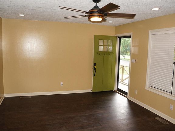 5th image of 1209 Acorn Dr