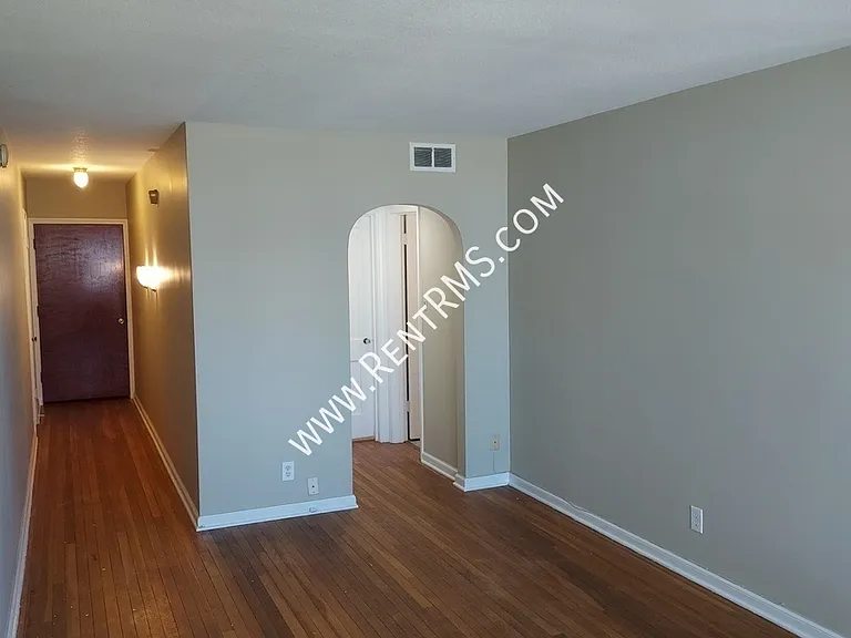 1251 SW Topeka Blvd #15 — Photo 5