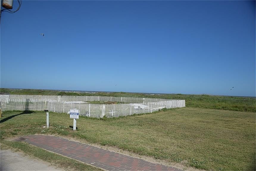 1st image of 1841 Seaside Dr