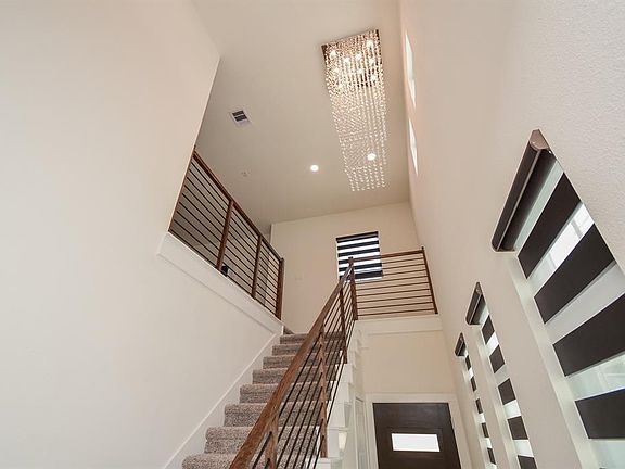 5th image of 16559 Oasis Glade Dr
