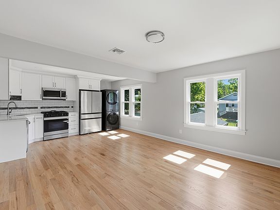 3rd image of 43 4th St Floor 2