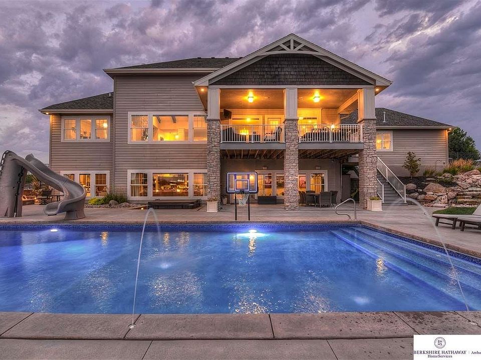 1st image of 24305 Leavenworth Cir