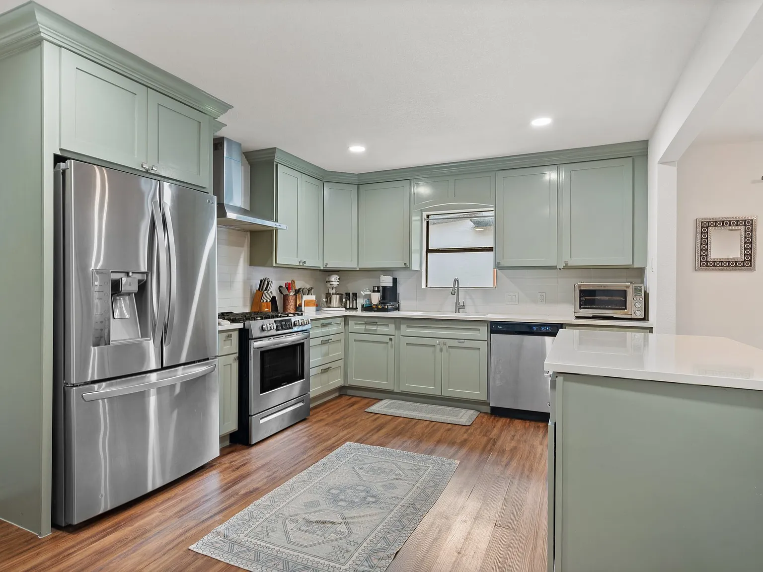 2422 Wilton Ave — Photo 4