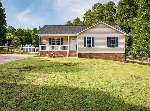 3rd image of 109 Gold Finch Ln
