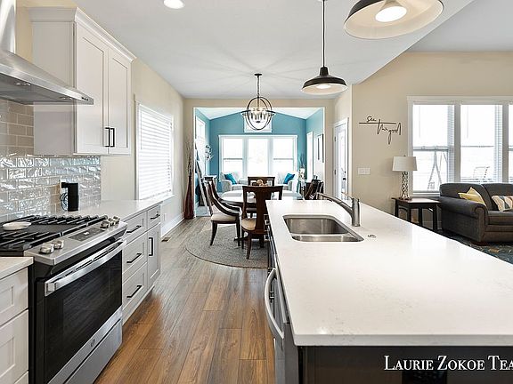 5th image of 2598 Meadow Woods Dr NW