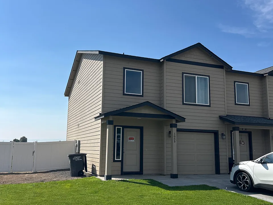 166 A & B E Montmorency Blvd #B