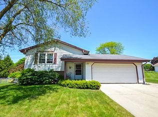 848 Oxford Dr, Hartland, WI 53029