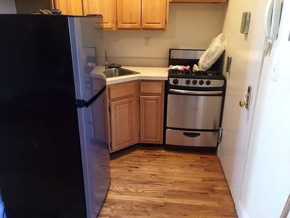 5th image of 129 Orchard St APT 16