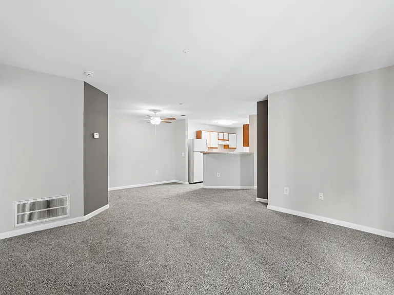 Highland Commons Apartments — Photo 24