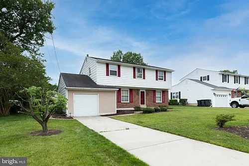 410 Woodlawn Ave Photo 1