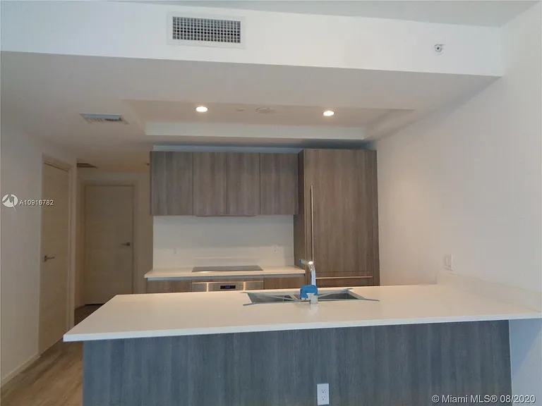 801 S Miami Ave #8 — Photo 4