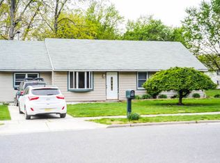550 Greenbriar Dr, Williamstown, NJ 08094