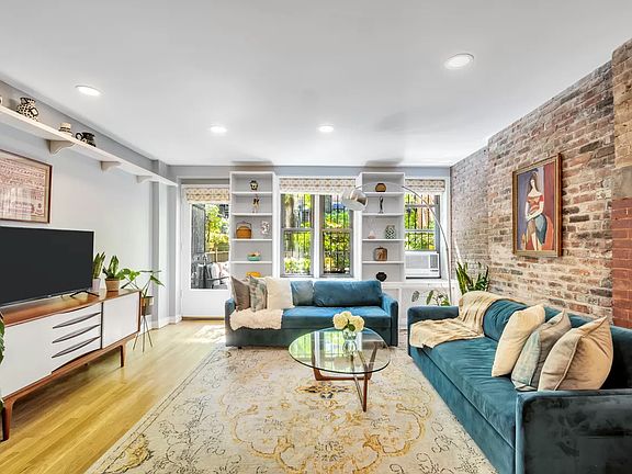 2nd image of 148 W 94th St APT 1