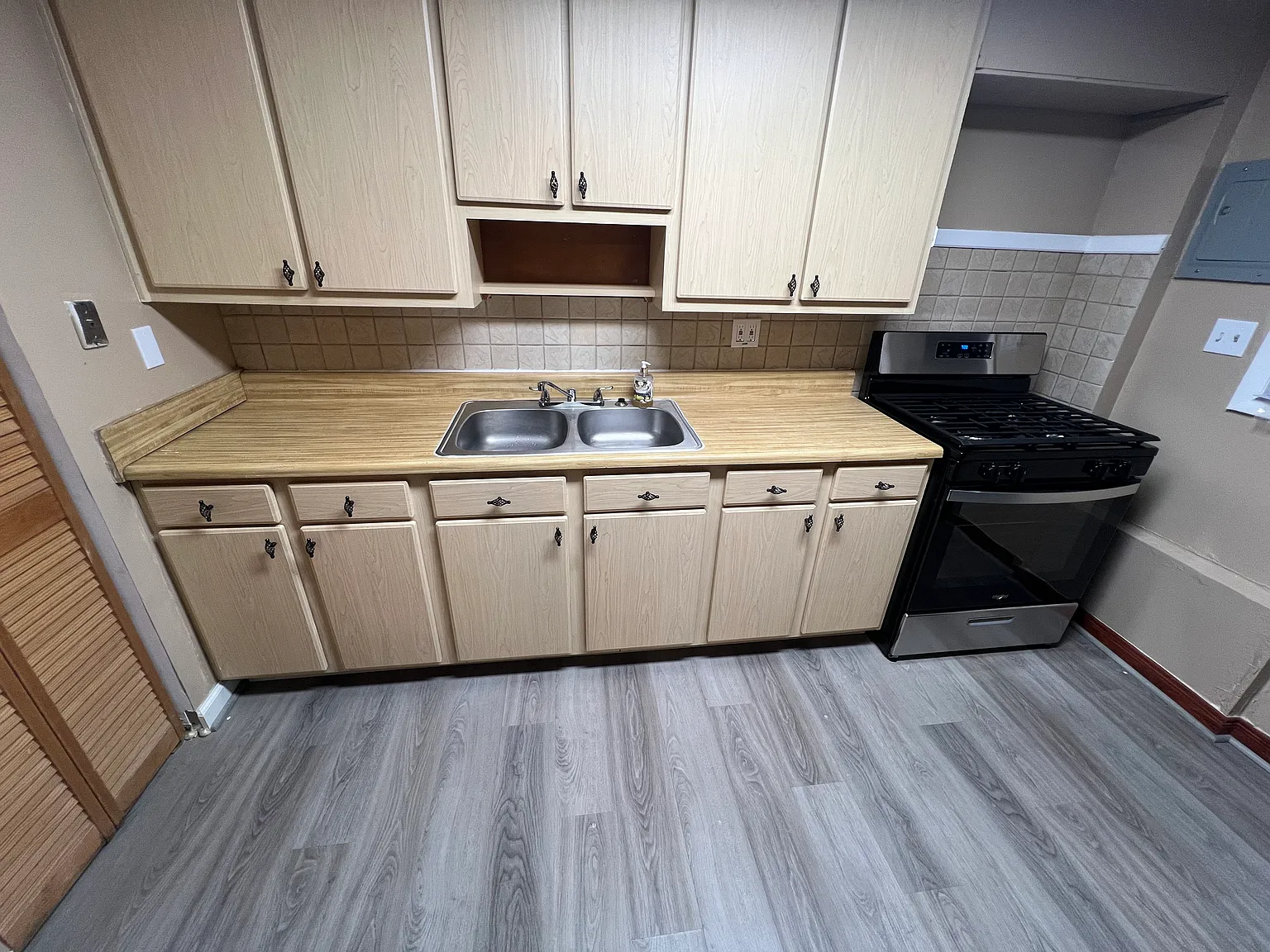 3 bed, 1350 sqft, $1,750 — Photo 2