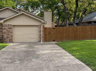 424 Lochridge Dr #424, Azle, TX 76020