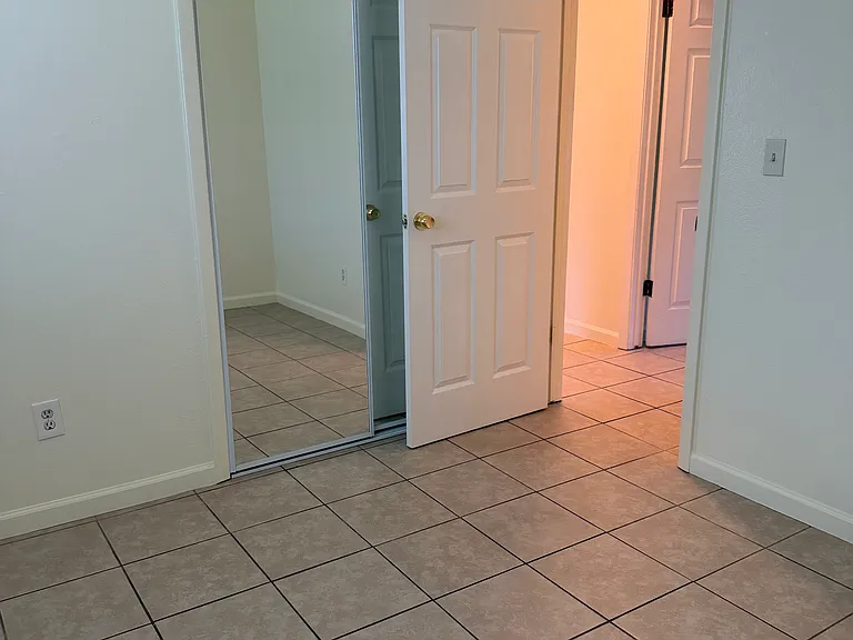1230 Payne Ct — Photo 12