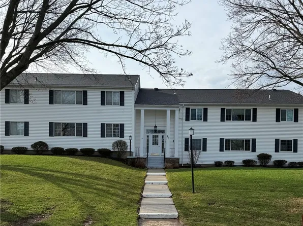 26 Colonial Pkwy APT H, Pittsford, NY 14534