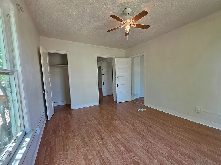 616 W 11th St #3 — Photo 9