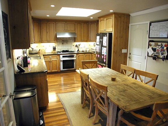 5th image of 350 Kohner Ct