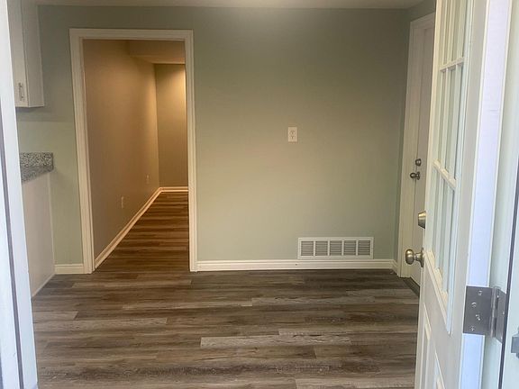 4th image of 2525 E Downington Ave #B
