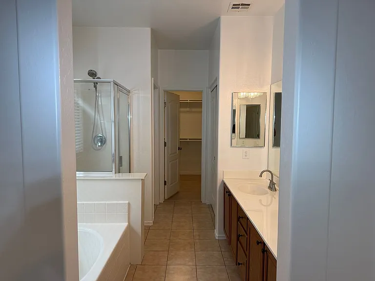 1682 E Fontana Dr — Photo 10
