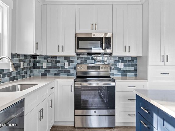 4th image of 225 NE 55th Street