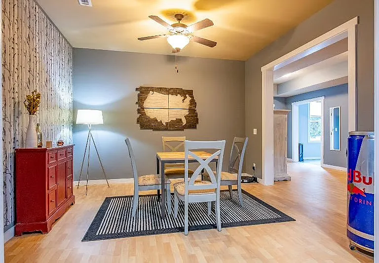 4580 Carriage Walk Ln — Photo 33