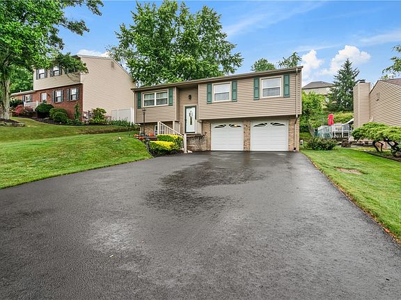 2nd image of 204 Manor Dr