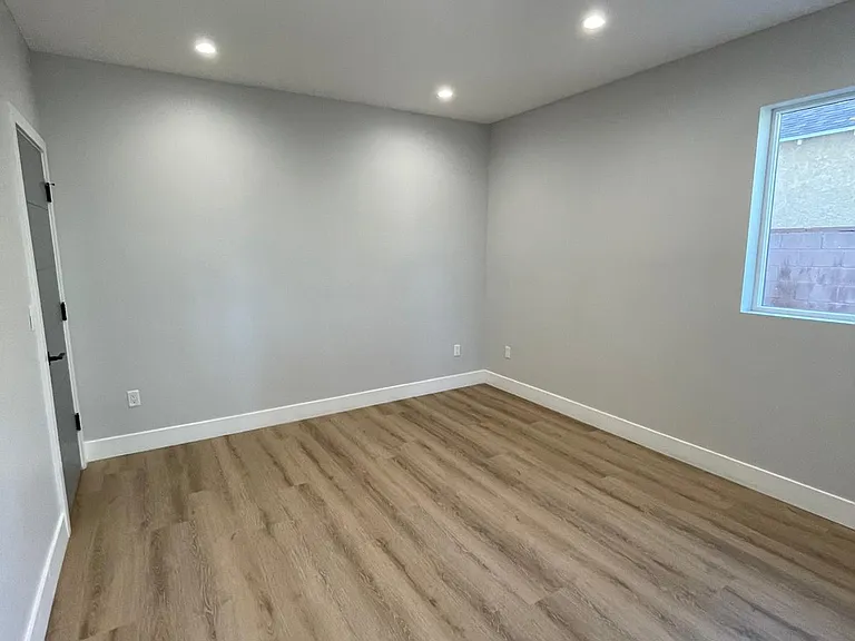 6345 Farmdale Ave #1/2 — Photo 5