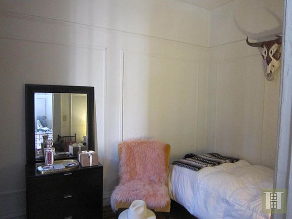 4th image of 226 Henry St APT 3A