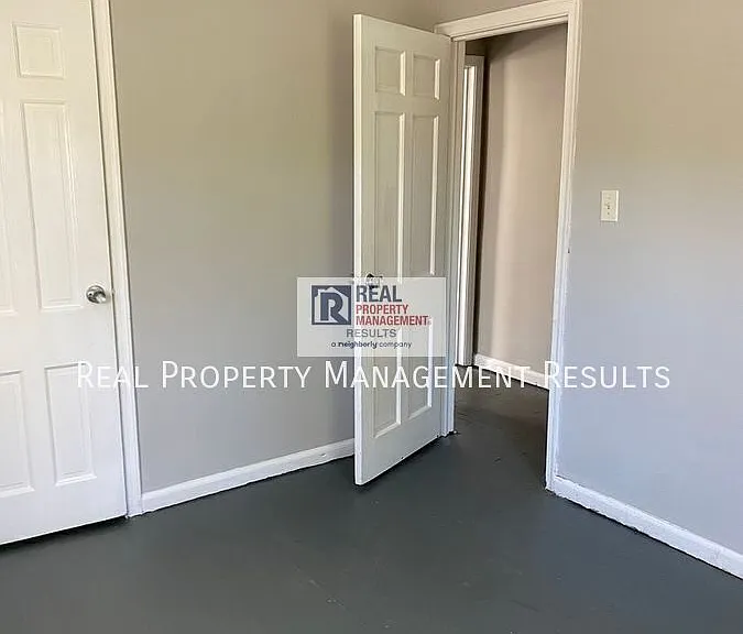 1208 Macarthur Dr — Photo 11