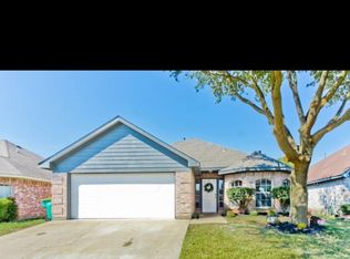 713 Rockett Ln, Cedar Hill, TX 75104
