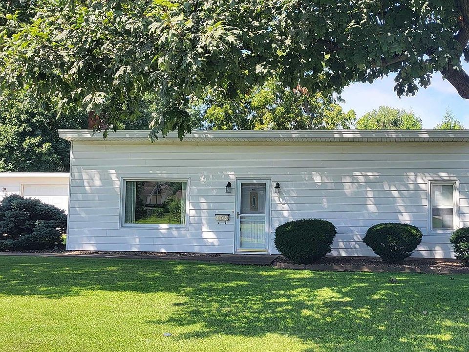 1st image of 662 Ruby St