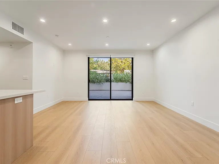 7510 Sepulveda Blvd #101 — Photo 10