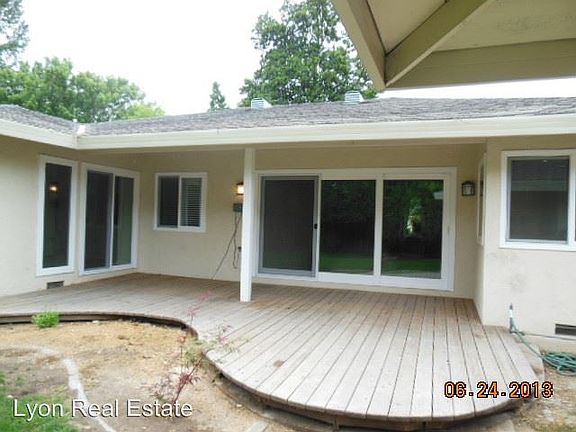 4th image of 2627 Latham Dr