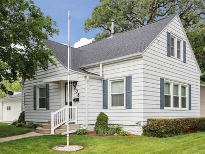 208 Iowa St, Manchester, IA, 52057